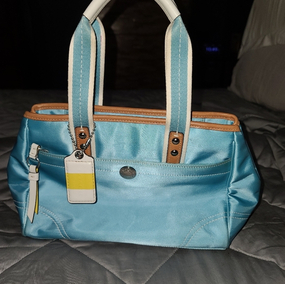 Authentic Coach Satchel 11992 - Picture 7 of 7